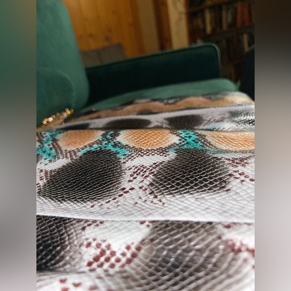 G U C C I large snake skin purse - Picture 6 of 14